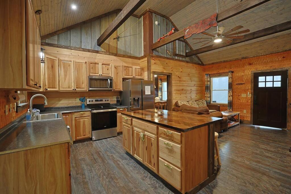 Rustic Modern Cabin With Hot Tub Near Rafting And Great Smokey Mountains Bryson City Exterior foto