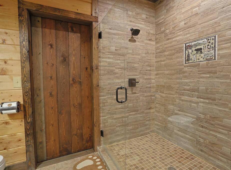 Rustic Modern Cabin With Hot Tub Near Rafting And Great Smokey Mountains Bryson City Exterior foto