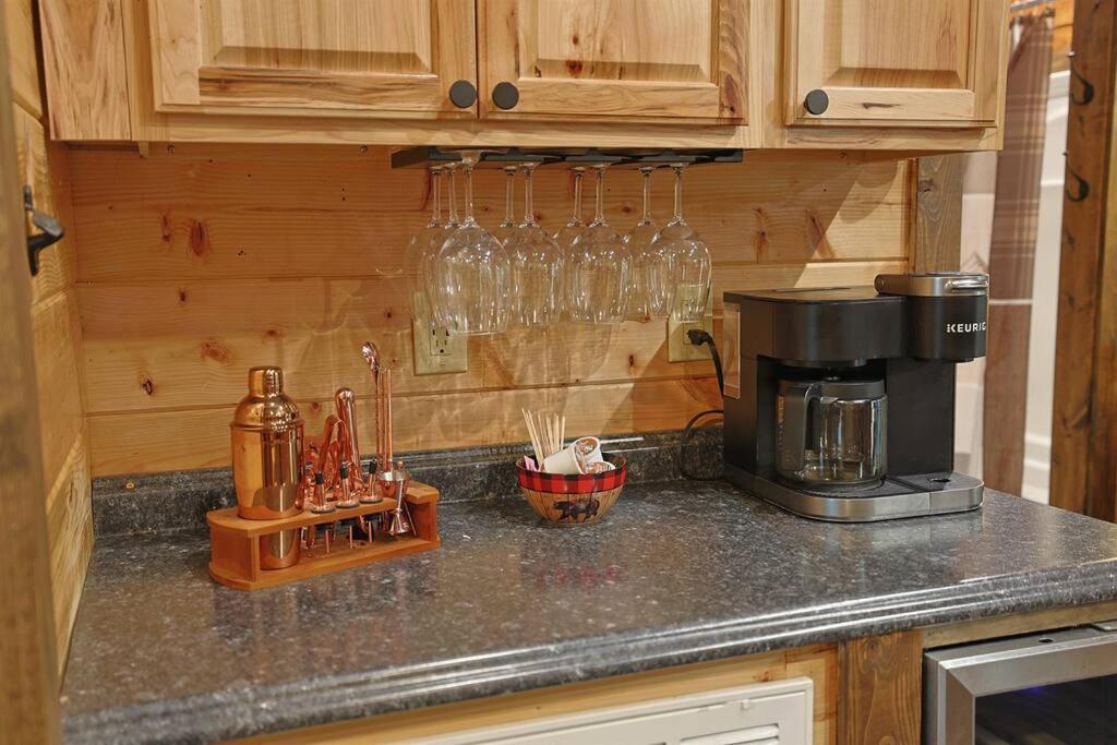 Rustic Modern Cabin With Hot Tub Near Rafting And Great Smokey Mountains Bryson City Exterior foto